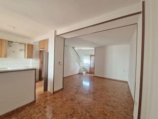 Chalet in Carolina (La). Reyes catolicos 22