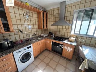 Casa a Centro. Se vende casa con local en el centro de puerto real
