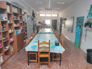 Business premise in Centro. Se vende local comercial en puerto real , zona barriada 512