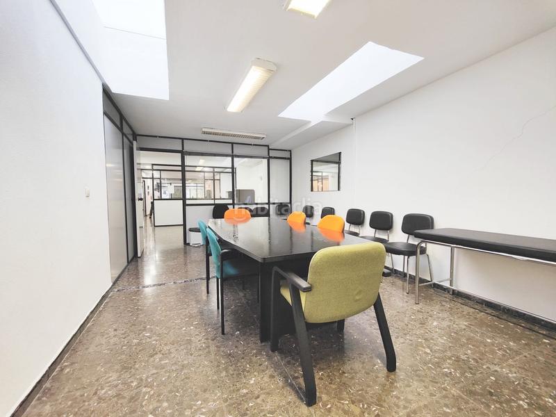 Foto 3303194d-ba89-42bb-bd41-8a3fe87b10aa. Local comercial local en venta en calle langreo en Gijón