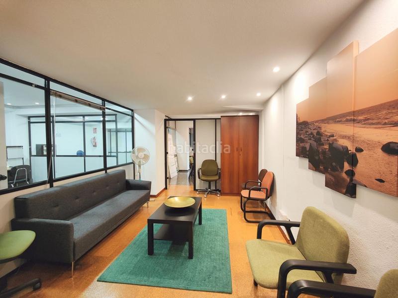 Foto 7d95d836-3691-4e57-a24f-c724ccb6e930. Local comercial local en venta en calle langreo en Gijón