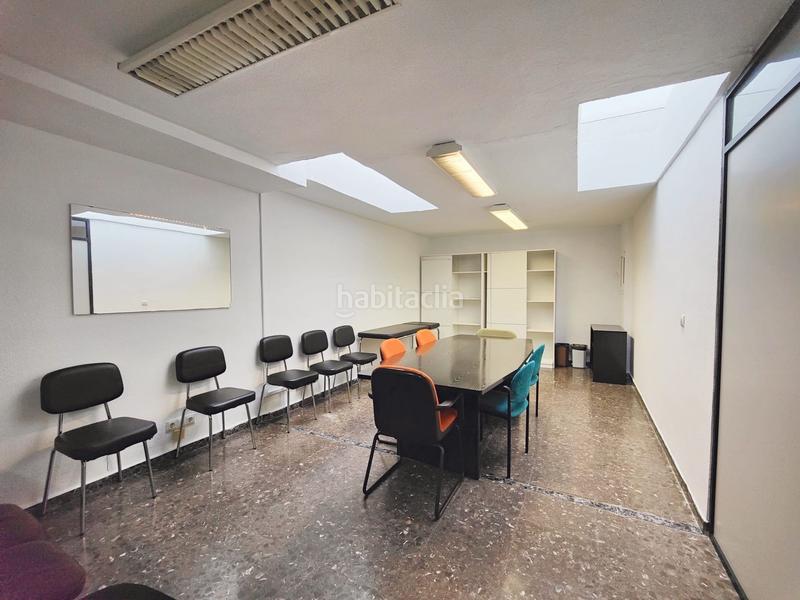 Foto c44e1a67-756f-477b-a613-a5ab271a00a9. Local comercial local en venta en calle langreo en Gijón