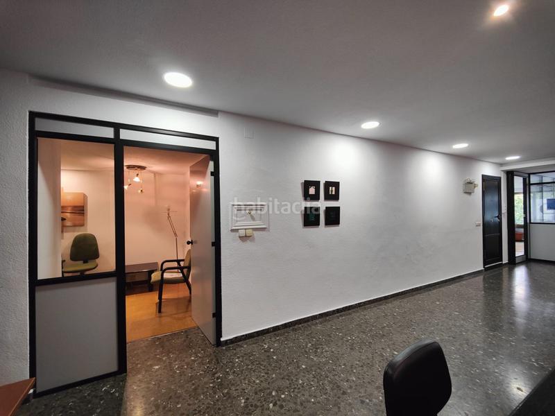 Foto f68946f3-2bb5-4aae-a15f-e7f549be68e4. Local comercial local en venta en calle langreo en Gijón