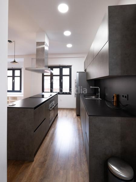 Foto f8be56a4-ba91-4dcb-b055-7c20ada97998. Piso  en venta calle la merced, en Centro Gijón