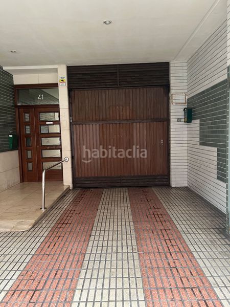 Foto cb348bdd-1c98-43e9-aa22-fa55f816a158. Aparcament cotxe a El Coto Gijón