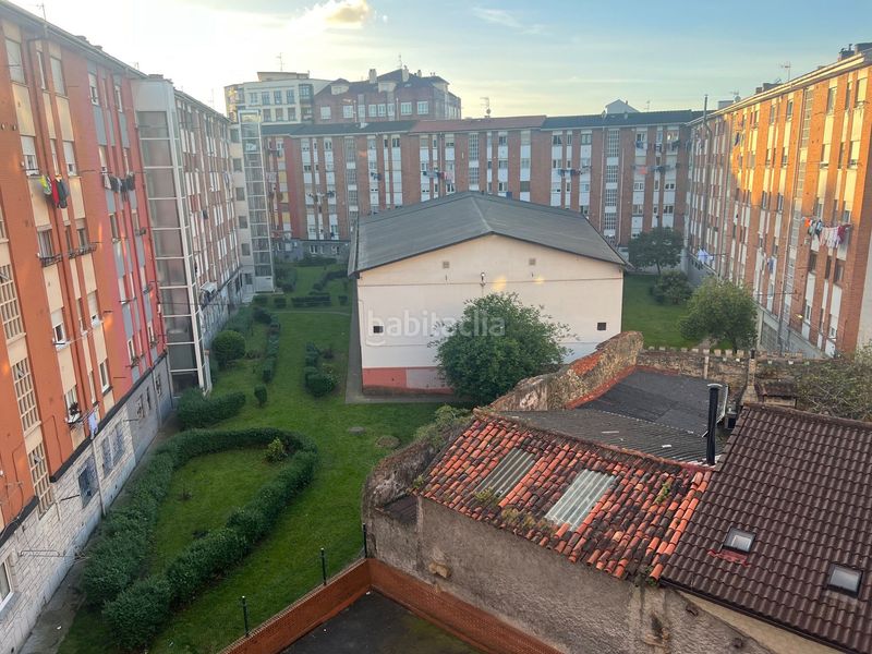 Foto 7e27585d-302f-49e6-90a3-33e0377dc3df. Apartament amb calefacció aparcament a Versalles Avilés