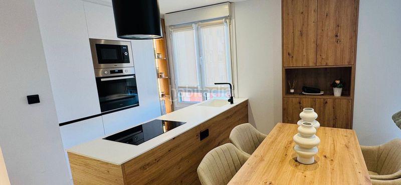 Foto 873f7590-ea7a-4d90-8002-59710f4386cb. Apartament amb calefacció aparcament a Versalles Avilés