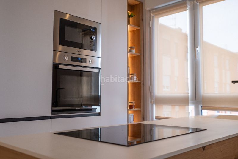 Foto 8bceff1a-de2c-4ba3-9035-2a09058e3a60. Apartament amb calefacció aparcament a Versalles Avilés