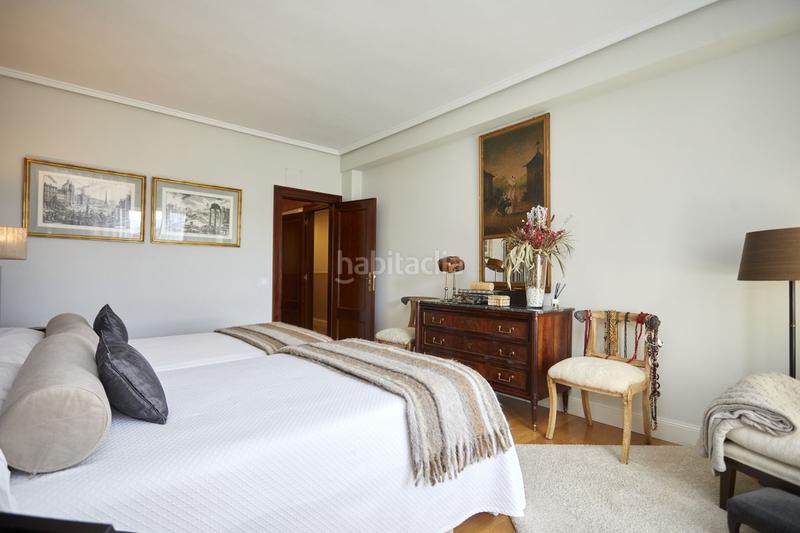 Foto 39dcb390-7b64-4d21-aecb-87014eb87ee0. Alquiler piso  en alquiler en centro, 4 dormitorios. en Vitoria - Gasteiz