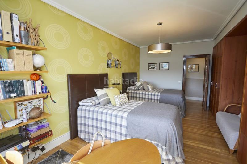 Foto 886bd27d-8402-489d-b971-fa0301581e6b. Alquiler piso  en alquiler en centro, 4 dormitorios. en Vitoria - Gasteiz