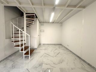 Lloguer Local Comercial a Calle trabajadores de authi 3. Local comercial recién reformado en el centro de los corrales de