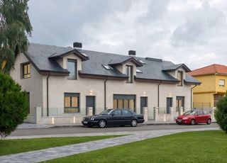 Chalet in Barrio tanos 291. Chalet adosado en tanos, torrelavega.