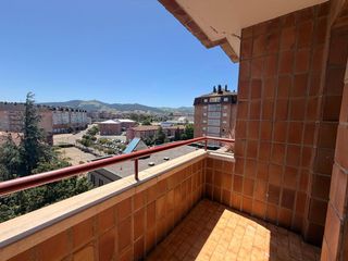 Flat  Marques santillana 16. Piso luminoso de 94 m2 con amplia terraza y vistas despejadas en