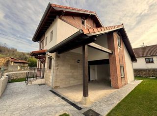 Chalet  Silio-monasterio 9. Urbanización hayedal, en silió tu refugio en el corazón de canta