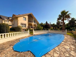 Chalet à Solarana 1. Exclusivo chalet independiente en puente arce