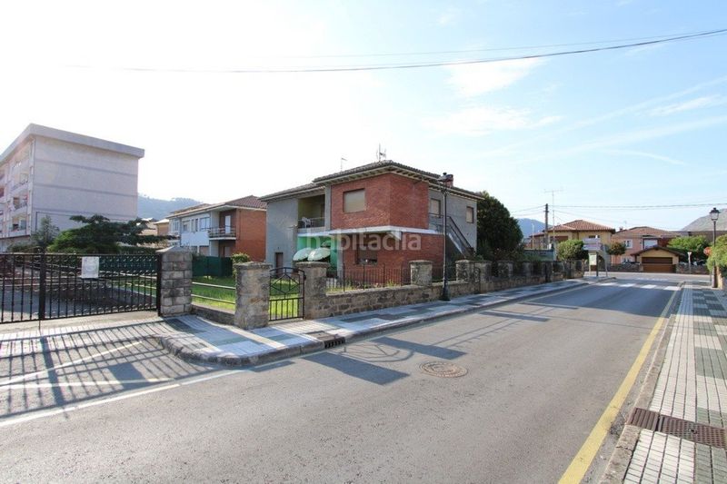 Foto 0ecade74-dbaf-4185-b2fb-2921afb5719f. Casa a los corrales de buelna - calle mies de la hoya 19 a Corrales de Buelna (Los)
