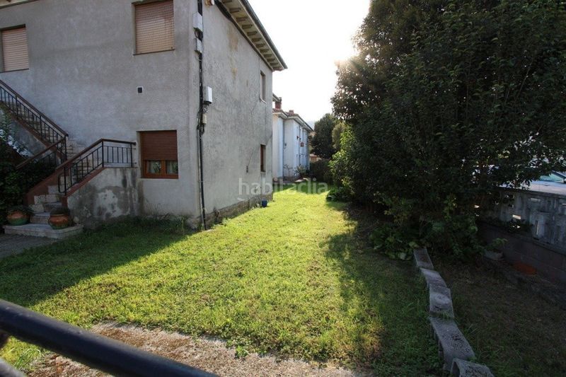 Foto 5e51fa0f-fb52-4e28-bce8-51fd0b9fb737. Casa a los corrales de buelna - calle mies de la hoya 19 a Corrales de Buelna (Los)