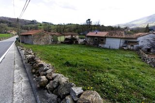 Casa aparellada  San juán de raicedo - san juan raicedo 33. Casa y parcela de terreno urbano en arenas de iguña cantabria.
