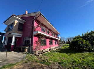 House  Carrejo - barrio carrejo 110. Casa junto al rio saja con una hectárea de terreno en cabezón de