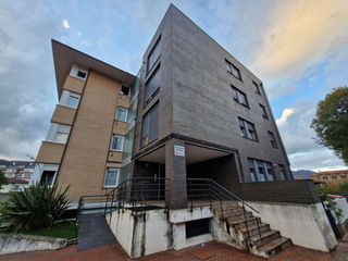 Flat  Los corrales de buelna - calle lasalle 3. Piso de tres dormitorios con garaje y trastero en los corrales d