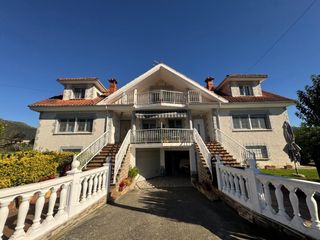 Doppelhaus  Llano - barrio llano 3. Chalet pareado con 700 m de jardín en san felices de buelna  luz