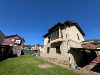 House  Los corrales de buelna - calle de la hoya 6. Oportunidad única casa independiente con terreno y doble viviend