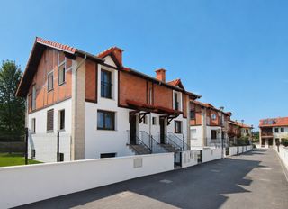 Casa pareada  Silió - calle silio-monasterio. Urbanización hayedal, en silió tu refugio en el corazón de canta