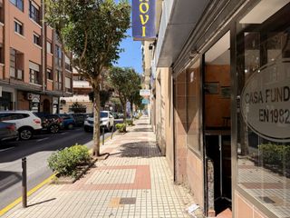 Business premise in Los corrales de buelna - calle menendez pelayo 7. Local acondicionado como bar, en el centro de los corrales de bu
