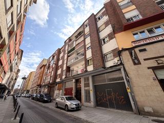 Appartamento in El Parque - Zapatón. Piso económico de tres dormitorios en el centro de torrelavega