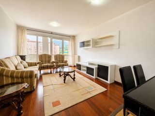 Pis  Los corrales de buelna - cl cuesta 5. Piso exterior en esquina con  orientacion sur, balcon perimetral