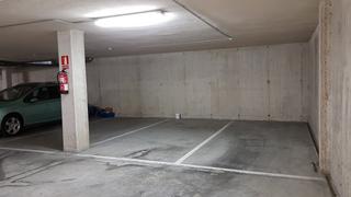 Aparcament cotxe a Calle josé maría quijano 4. Ultimas plazas de garaje en urbanización la rasilla