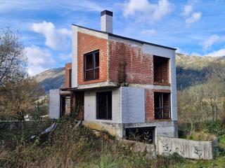 Xalet a Barrio mata 82. Chalet independiente en parcela de 340 m en san felices de bueln