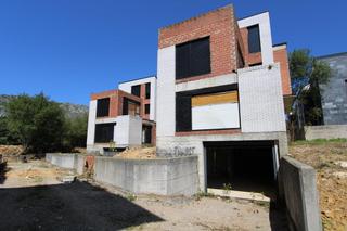 Xalet a San Felices de Buelna. Chalet independiente con parcela en san felices de buelna cantab
