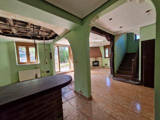 Casa a Anero-pelia 26. Casa con 1.300 m de jardín en anero cantabria