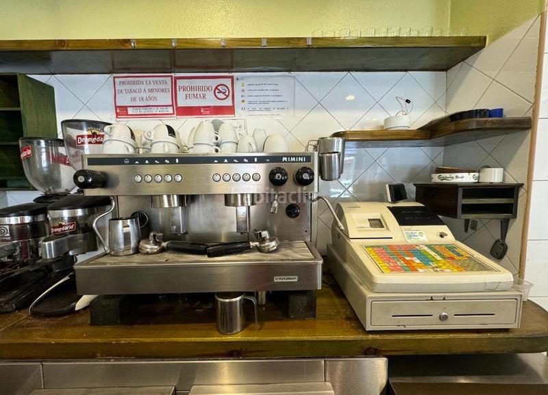 Foto afc5e57e-c785-4084-b2de-3ab52fe8d3ef. Local comercial a menendez pelayo 6 a Corrales de Buelna (Los)