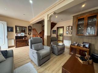 Maison en Calle daoiz y velarde 17. Chalet adosado en los corrales de buelna  espacio, comodidad y t