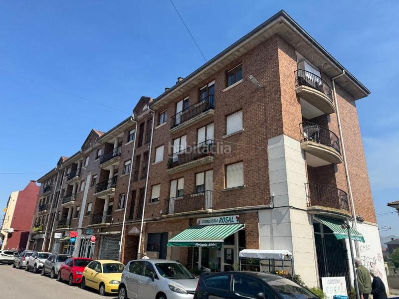 Foto cc861ca3-268f-4de2-aa53-0449803ec53c. Piso en calle felisa campuzano 8 piso de 4 dormitorios en el centro de los corrales de buelna. en Corrales de Buelna (Los)