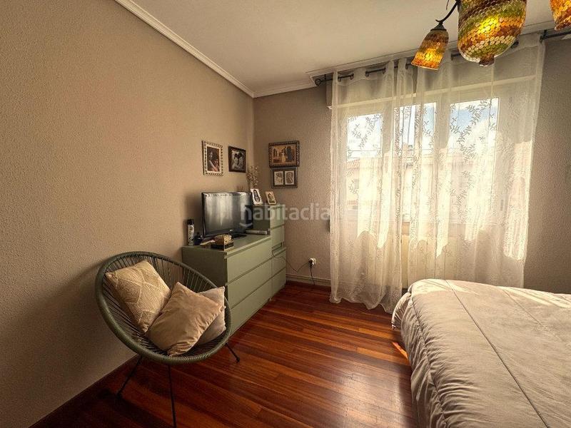 Foto 18c4ad13-0d72-4035-86b5-c246f1056e79. Casa in calle virgen del mar 4 in Corrales de Buelna (Los)