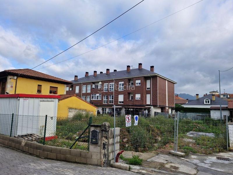Foto a72dc8fe-65ea-4447-a4cb-067724b0a038. Terreno residencial en calle de josé maría pereda 35 solar con proyecto y licencia. en Corrales de Buelna (Los)