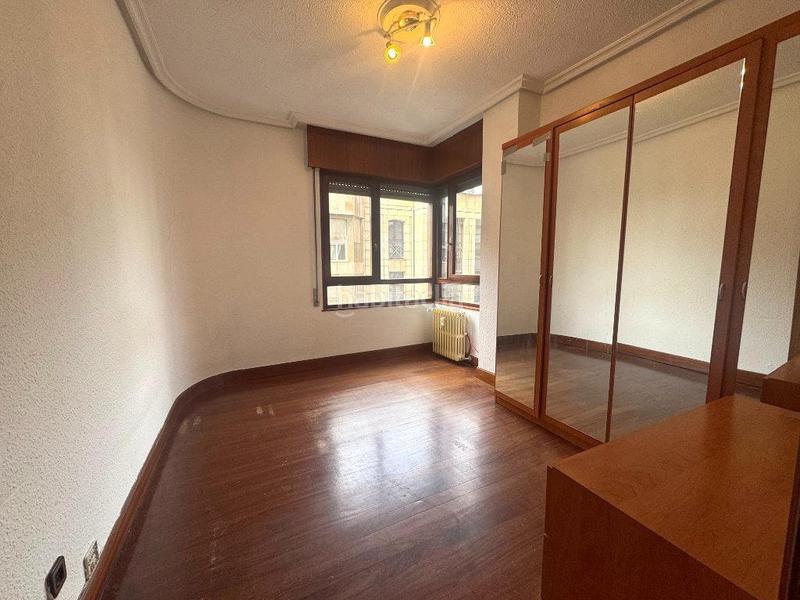 Foto 46a7c4cf-0a23-4125-b2b4-35bc0db70fda. Appartamento in calle julian ceballos 15 in Centro Torrelavega