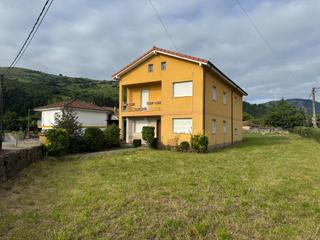 Casa a Barrio san cristobal 28. Casa con terreno en las fraguas  san cristóbal valle de iguña