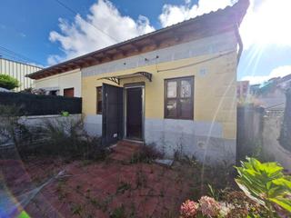 Casa en San juan 103. Casa con jardín en santander