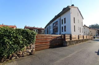Location Appartement à Calle cartes-la serna 4. Piso en la serna  cartes, con garaje, trastero y plaza privada d