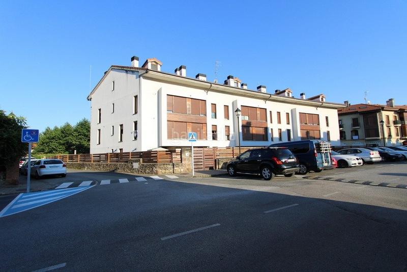 Foto 0d6c055f-d81d-4305-a945-c79795e5e908. Alquiler piso en calle Cartes-la serna 4 piso en la serna , con garaje, trastero y plaza privada de parking. en Cartes