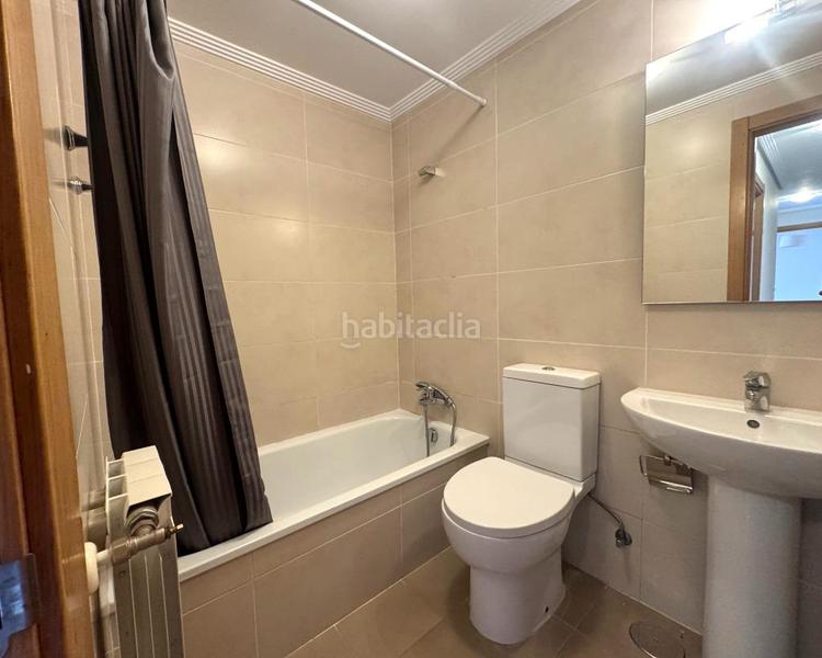 Foto 464d94e4-ebc6-40ce-9214-a088be38f31f. Piso en jose m quijano 4 piso con garaje y buhardilla en los corrales de buelna. en Corrales de Buelna (Los)