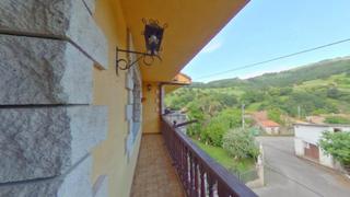 Casa  Barrio hijas-la molina 1008. Casa de estilo montañés con jardín, totalmente reformada en hija
