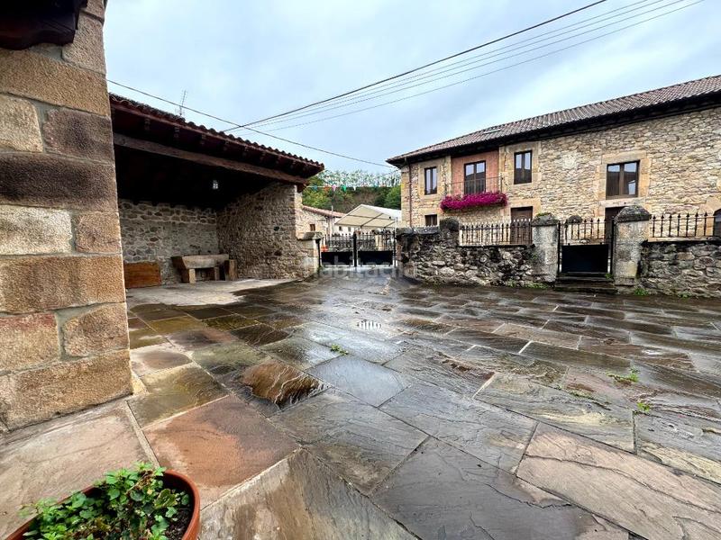 Foto e28c8bec-b0ab-4411-b5ad-a9153f17cb2a. Casa casona montañesa cantabria. en Molledo