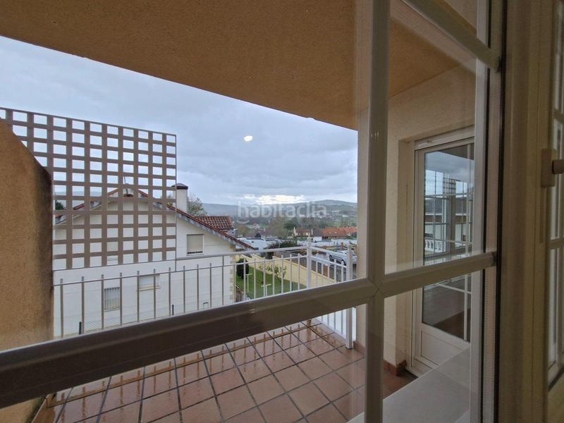 Foto 4d4e96ea-1363-485b-8905-0d86510278a7. Alquiler piso en barrio de solarana 1 puente Arce dúplex exclusivo con vistas, garaje y piscina. en Piélagos