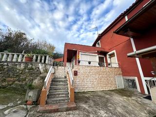 Haus  Turquia 3. Casa pareada con potencial y servicios en los corrales de buelna