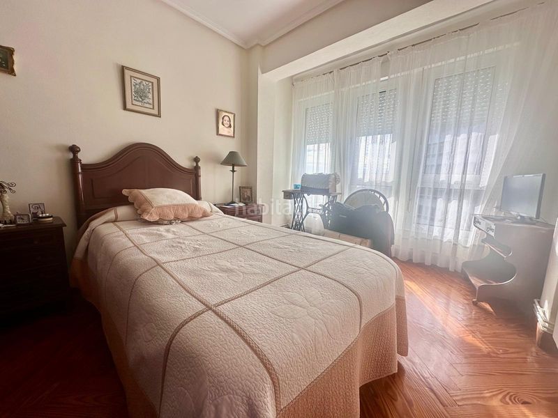 Foto 0276f13c-e67e-4015-bfd7-c6135ef0747c. Rent flat with heating in Cuatro Caminos Santander